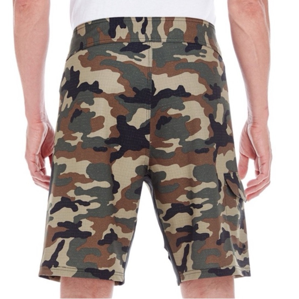 Burnside 9371 Camo - Medium CrossFit Board Shorts 30 32 and 34 inch available. - Picture 5 of 8